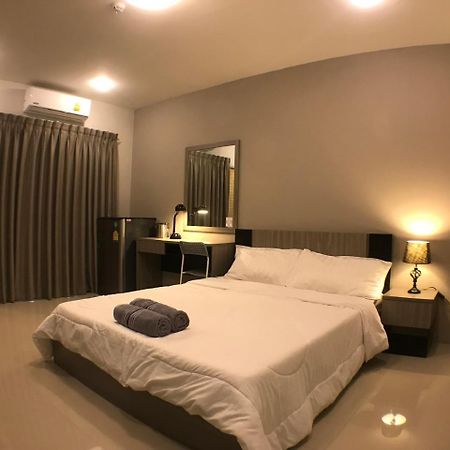 28 Place Bangkok Extérieur photo