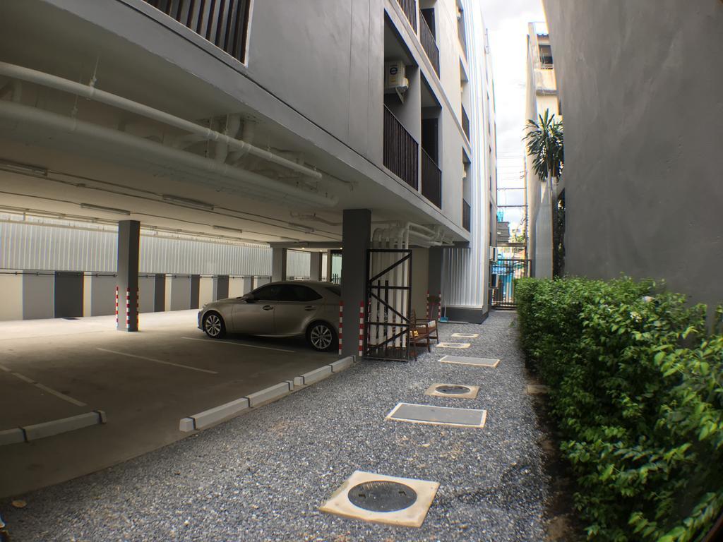 28 Place Bangkok Extérieur photo