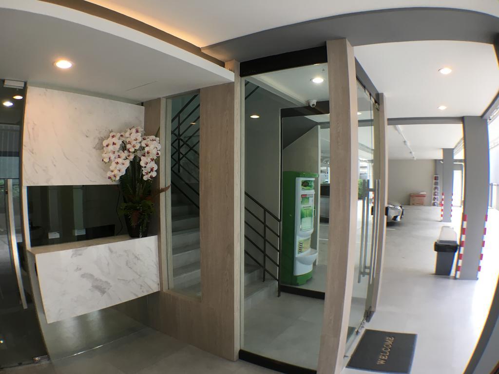 28 Place Bangkok Extérieur photo