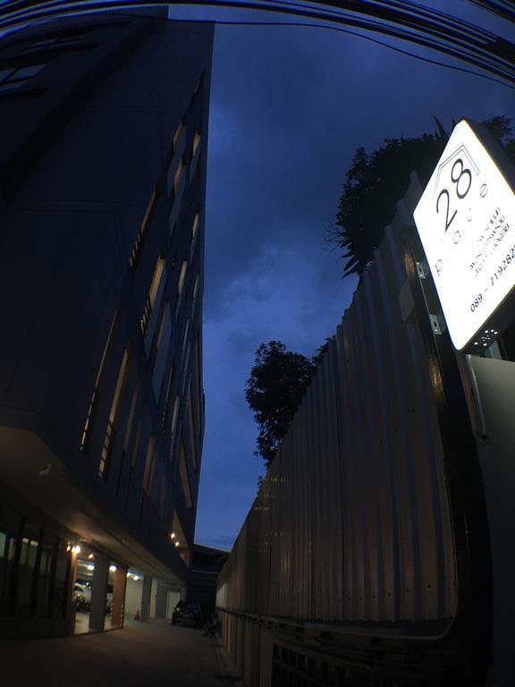 28 Place Bangkok Extérieur photo