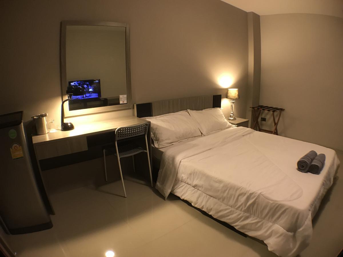 28 Place Bangkok Extérieur photo