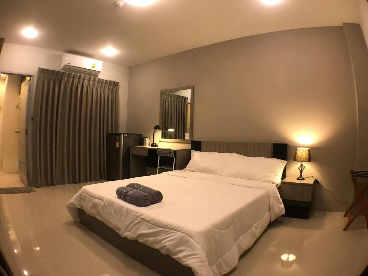28 Place Bangkok Extérieur photo