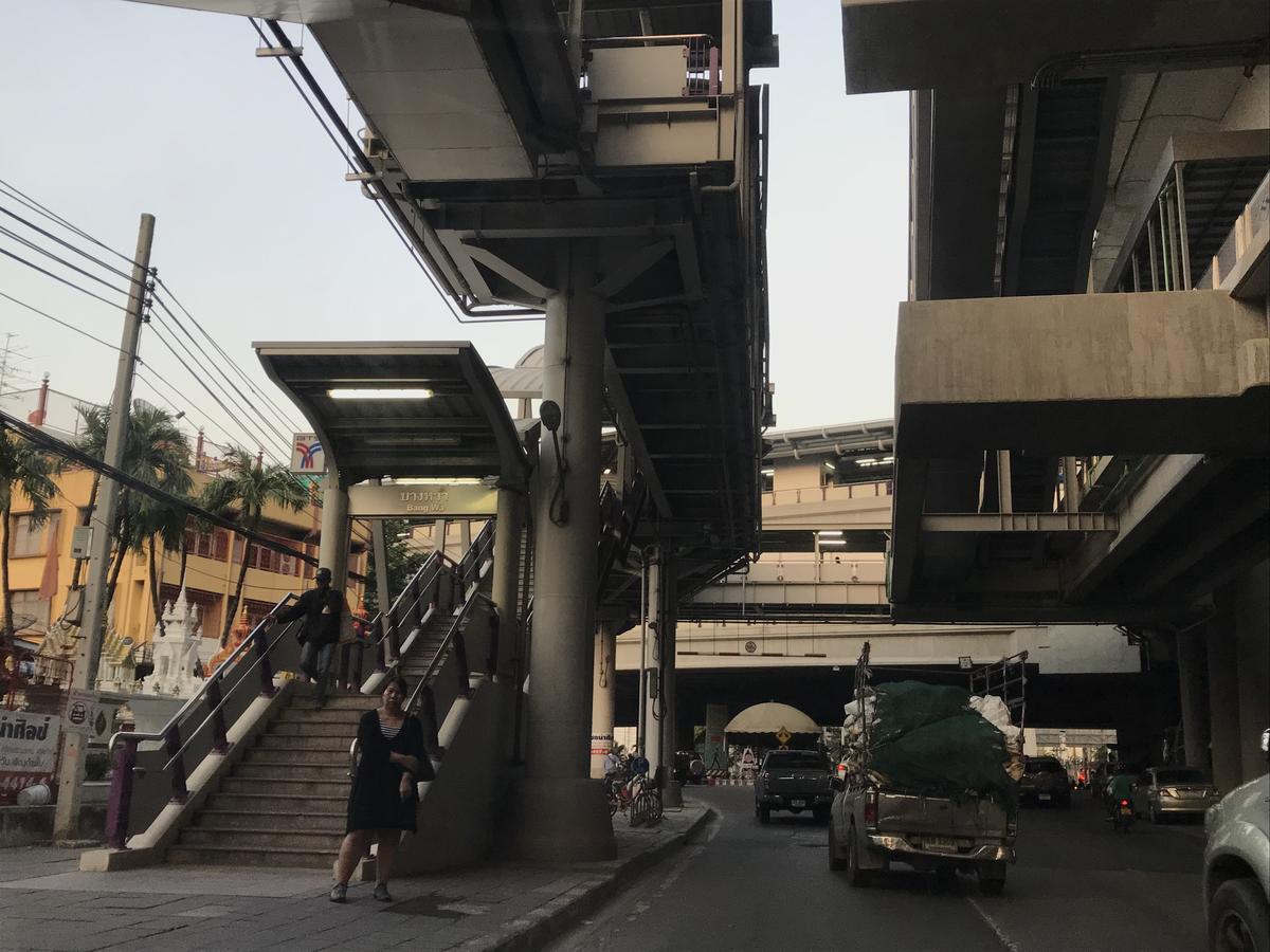 28 Place Bangkok Extérieur photo