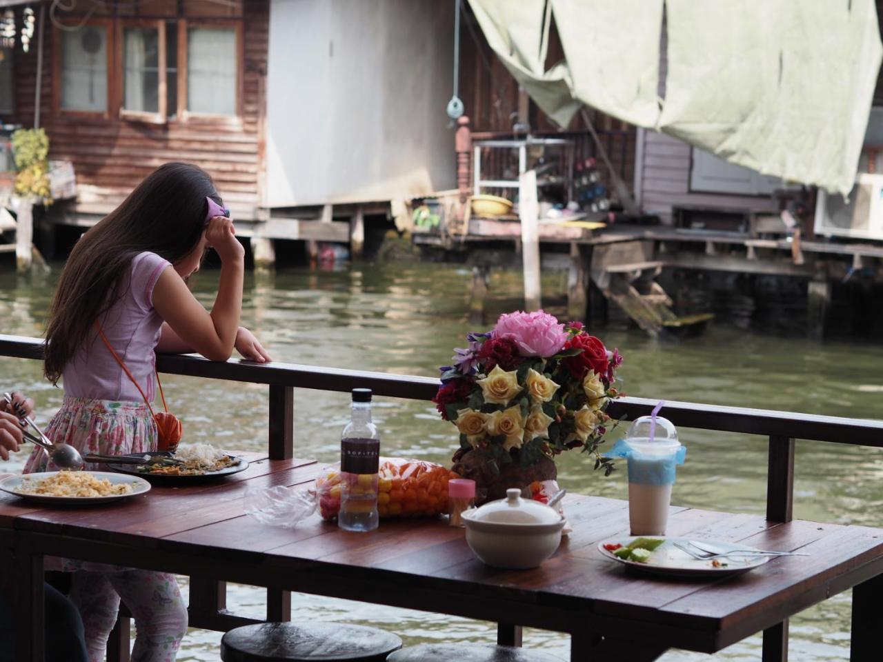 28 Place Bangkok Extérieur photo