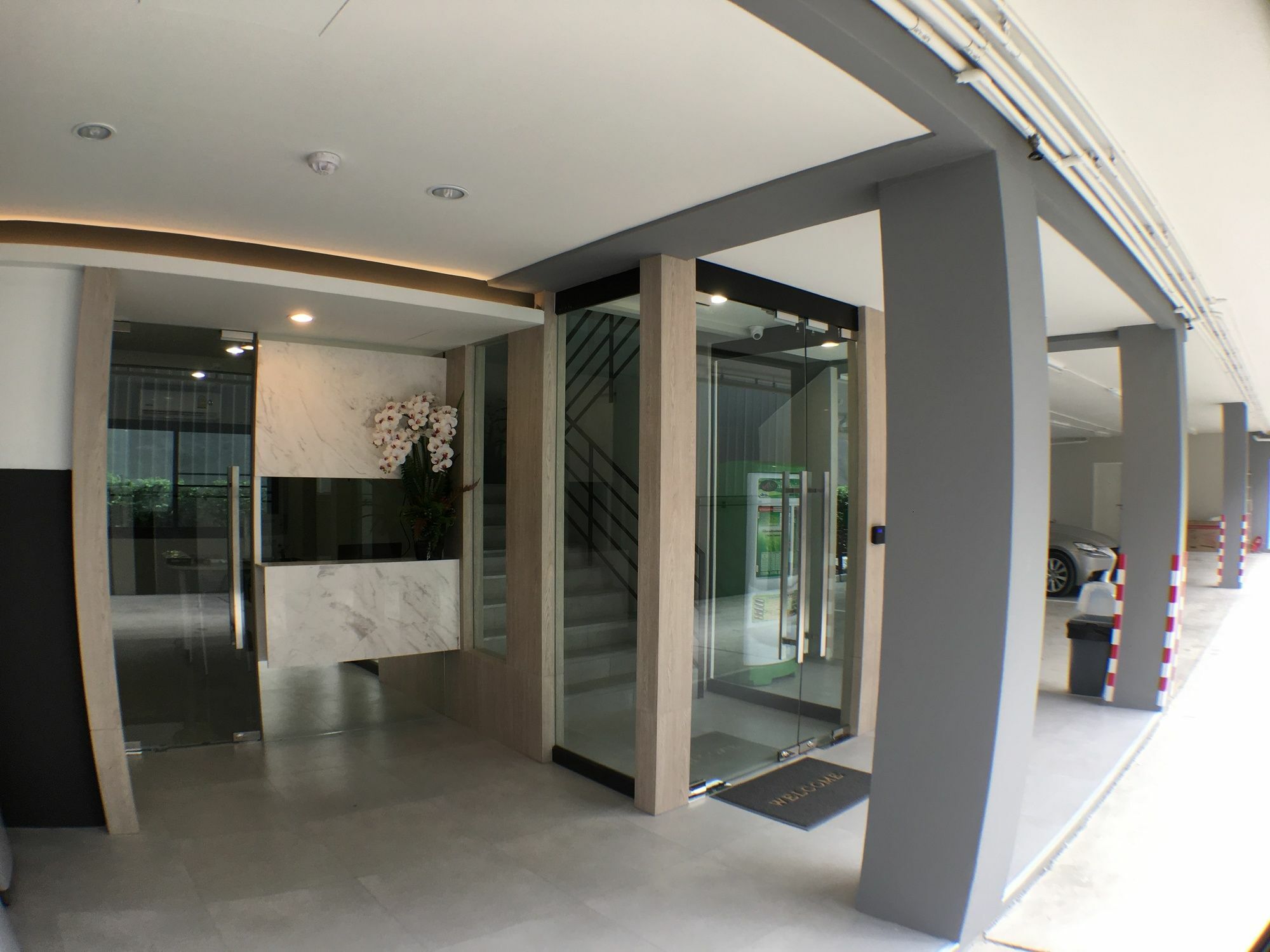 28 Place Bangkok Extérieur photo
